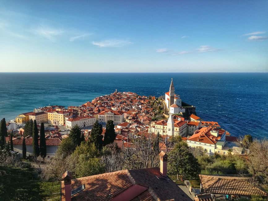 imagem n.8 de De Ljubljana: Gruta de Postojna, Castelo de Predjama e excursão a Piran atividade em Eslovênia Central, carregada pelo fornecedor