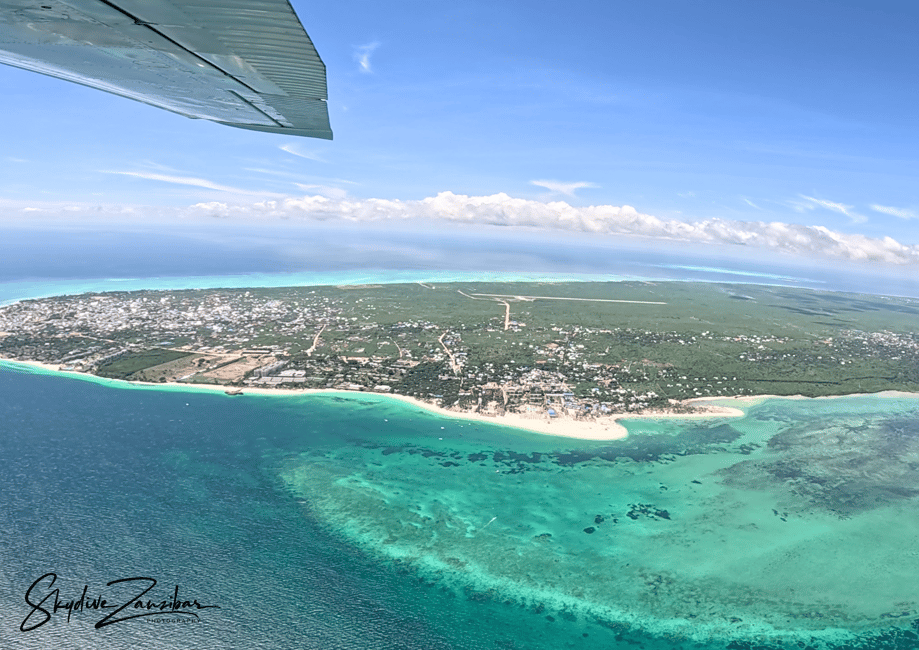 image n.16 of Kendwa: Tandem Skydive in Zanzibar activity in Kendwa, uploaded by supplier