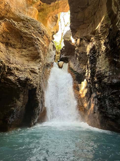Immagine nº 6 di Rincón de la Vieja: Tour privato delle cascate e del tubing di La Leona attività a Liberia, Costa Rica, caricata dal fornitore