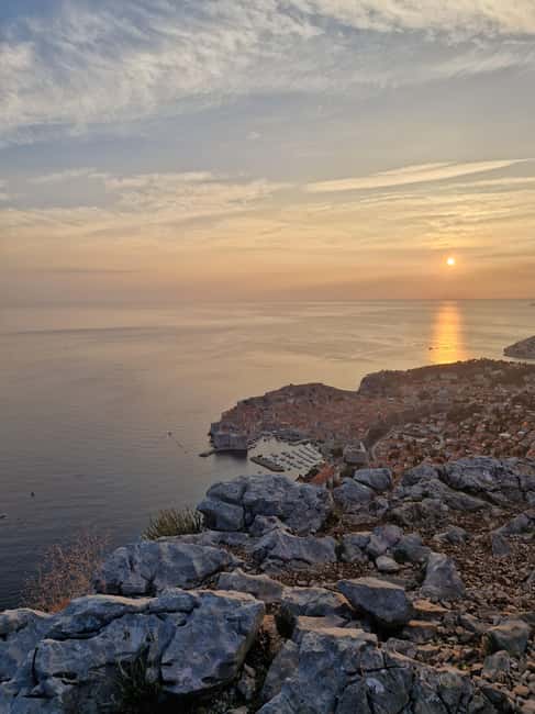 Image N°8 de Dubrovnik : Dégustation de vin au coucher du soleil à Panorama Point activité à Dubrovnik, publiée par le prestataire