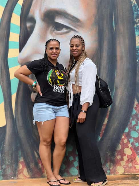 imagem n.16 de De Montego Bay: Bob Marley 9 milhas e passeio pelas cataratas do rio Dunns atividade em Ocho Rios, carregada pelo fornecedor