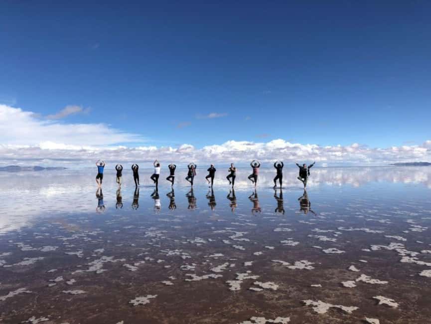 imagem n.1 de De Puno |Excursão de 3 dias a La Paz e às salinas de Uyuni atividade em Colchani, carregada pelo fornecedor