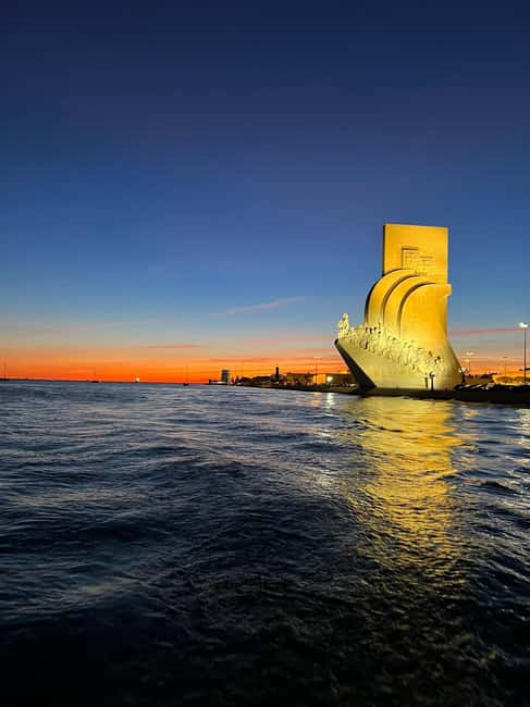 imagem n.6 de Lisboa: Cruzeiro no Rio Tejo em Veleiro atividade em Lisboa, carregada pelo fornecedor