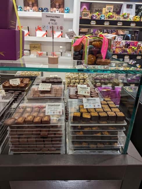 image n.5 of Bruges: Walking Tour with Hot Chocolate & Chocolate Tasting activity in Bruges, uploaded by supplier