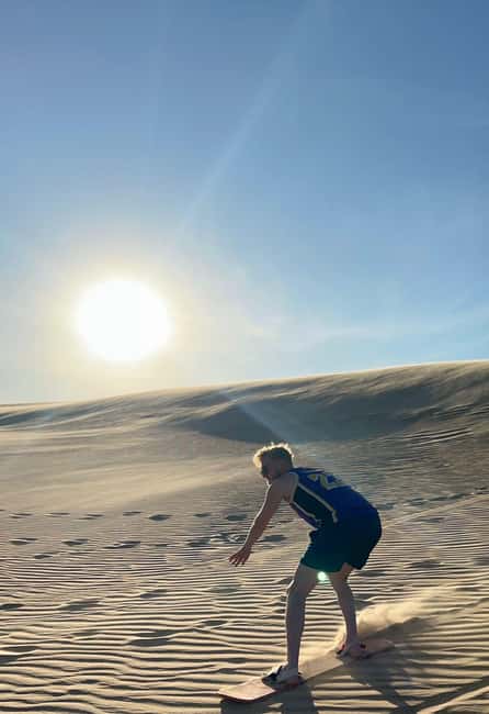 imagem n.1 de Santa Cruz: Sandboard em Lomas de Arena atividade em Santa Cruz, carregada pelo fornecedor