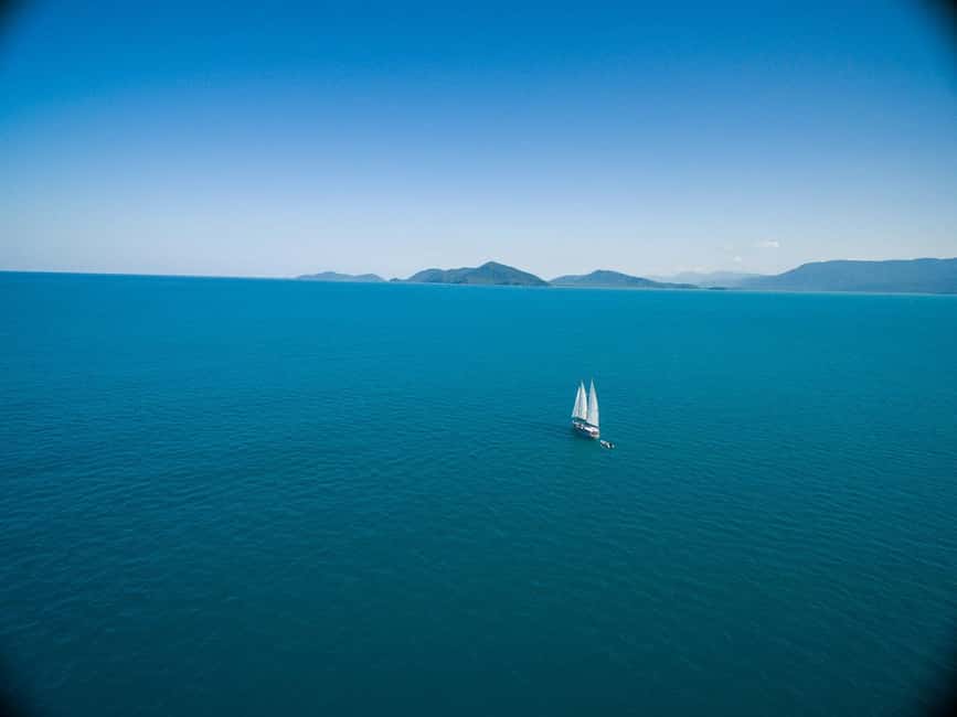 image n.3 of Cairns: Green Island & Great Barrier Reef Sailing Tour activity in Queensland, uploaded by supplier
