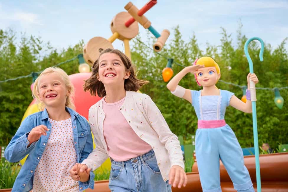 image n.14 of Disneyland® Paris Tickets and Shuttle Transport activity in Paris, uploaded by supplier