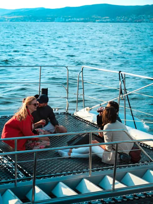 afbeelding n.5 van Sunny Beach, Bulgarije: Halve dag catamaran cruise op de Zwarte Zee activiteit in Sunny Beach, geüpload door aanbieder