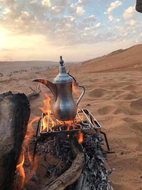 Immagine nº 6 di Muscat: giro in cammello al tramonto nel deserto di Bidiya con trasferimento attività a Regione al-Sharqiyya, caricata dal fornitore