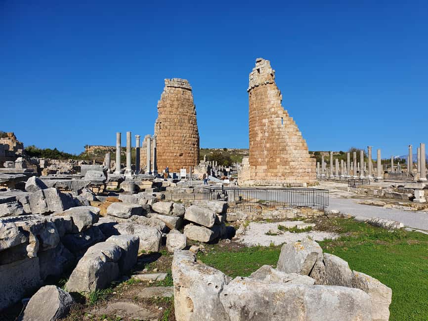 Antalya içindeki Antalya: Perge, Aspendos & Side Şehri Öğle Yemekli Günübirlik Gezi etkinliğinin tedarikçi tarafından yüklenen 2 no'lu görseli