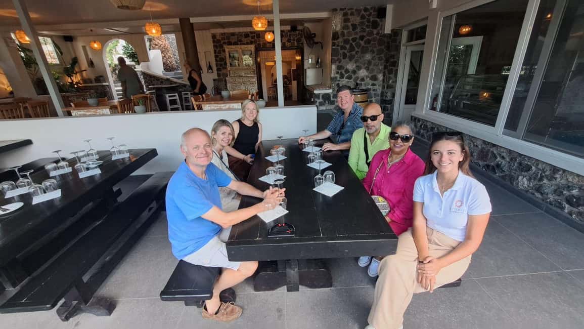 imagem n.17 de Santorini: Visita de degustação de vinhos e observação do pôr do sol atividade em Fira, Santorini, carregada pelo fornecedor
