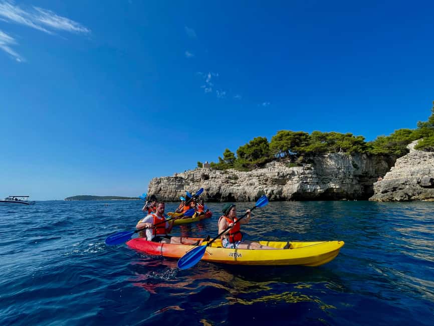 bild nr.4 av Pula: Kajakpaddling i grottor, kanjoner och öar Snorkling och utforskning aktivitet i Pula, uppladdad av arrangören