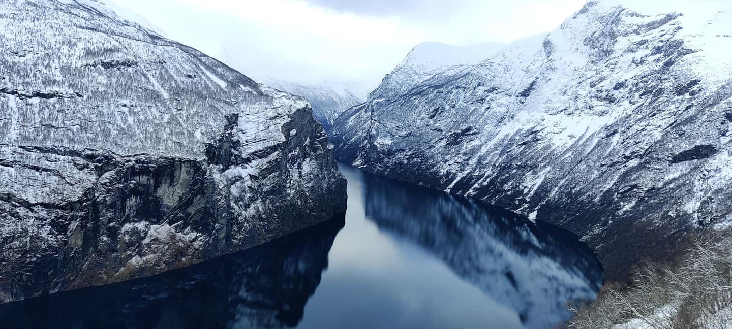 bild nr.9 av Från Ålesund: Vinterfjordkryssning till Geirangerfjorden aktivitet i Stranda, uppladdad av arrangören