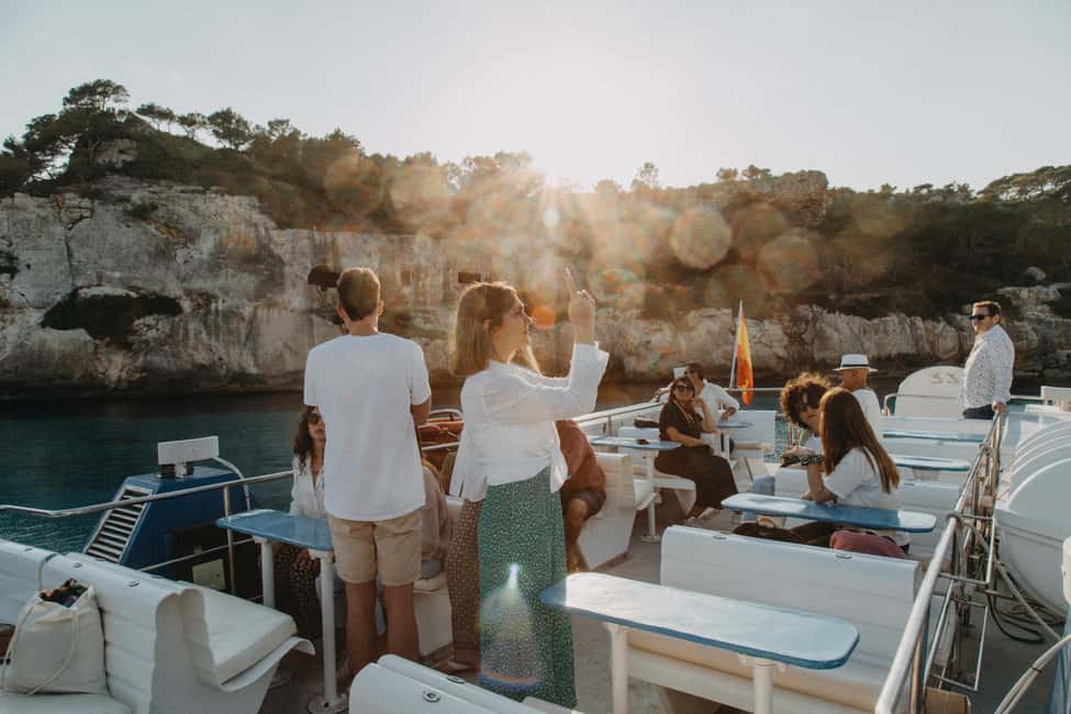 Image N°4 de Cala en Bosc : visite de 2 h au coucher du soleil activité à Ciutadella de Menorca, publiée par le prestataire