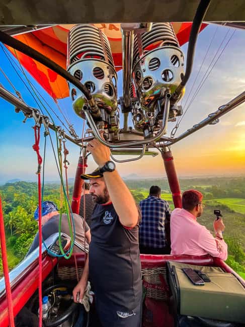 imagem n.30 de Sigiriya: Passeio de balão de ar quente atividade em Sigiriya, carregada pelo fornecedor