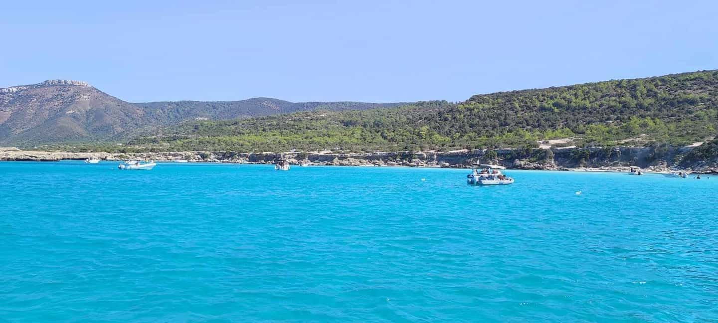 Image N°2 de Blue Lagoon Latchi, transfert en autocar + excursion en bateau, excursion d'une demi-journée activité à Geroskipou, publiée par le prestataire