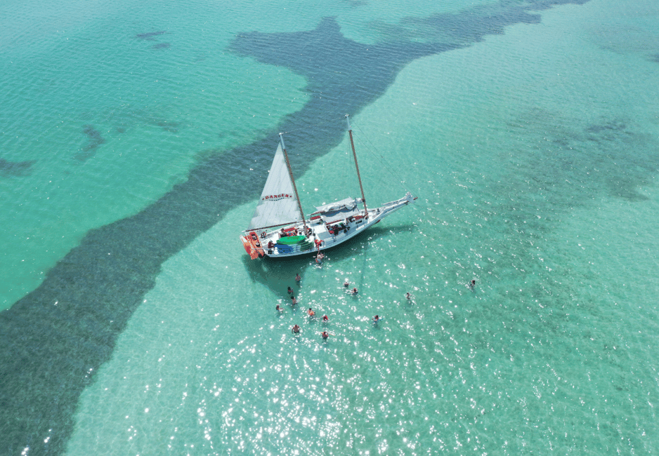 imagen n.º 1 de Excursión vespertina en velero, snorkel, kayak y puesta de sol en Cayo Hueso actividad en Costa del Atlántico Norte, EE. UU., subida por el proveedor