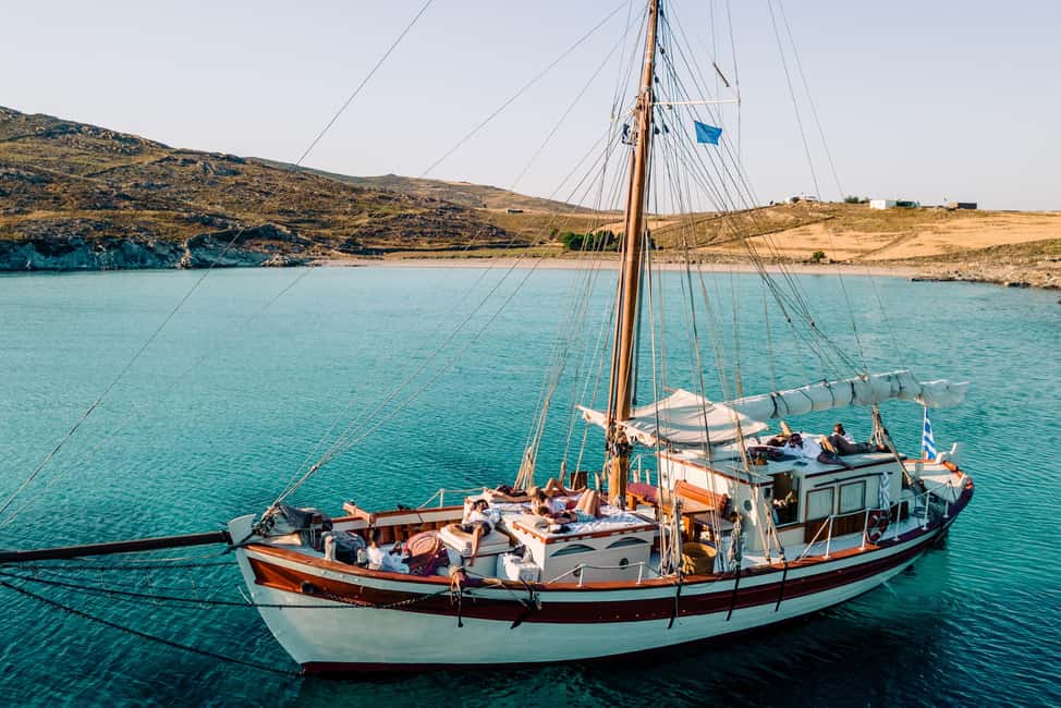 afbeelding n.7 van Corfu: Cruise bij zonsondergang op een traditioneel houten zeiljacht activiteit in West-Griekenland, geüpload door aanbieder