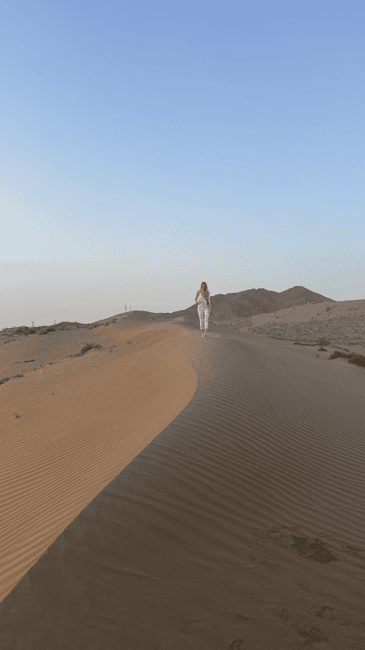 Immagine nº 5 di Tramonto nel deserto con pick up attività a Mascate, caricata dal fornitore