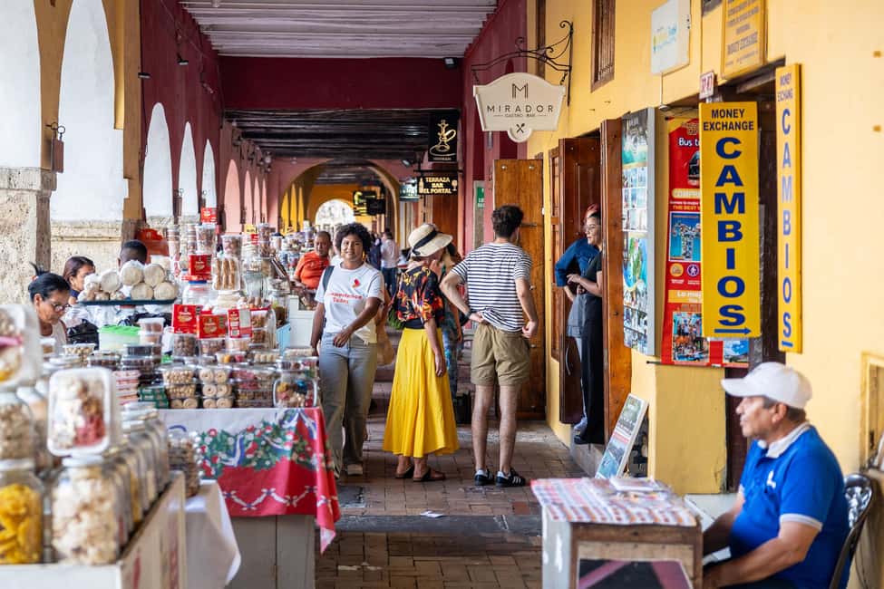 imagem n.12 de Cartagena: Tour guiado de comida de rua com degustações atividade em Cartagena, carregada pelo fornecedor
