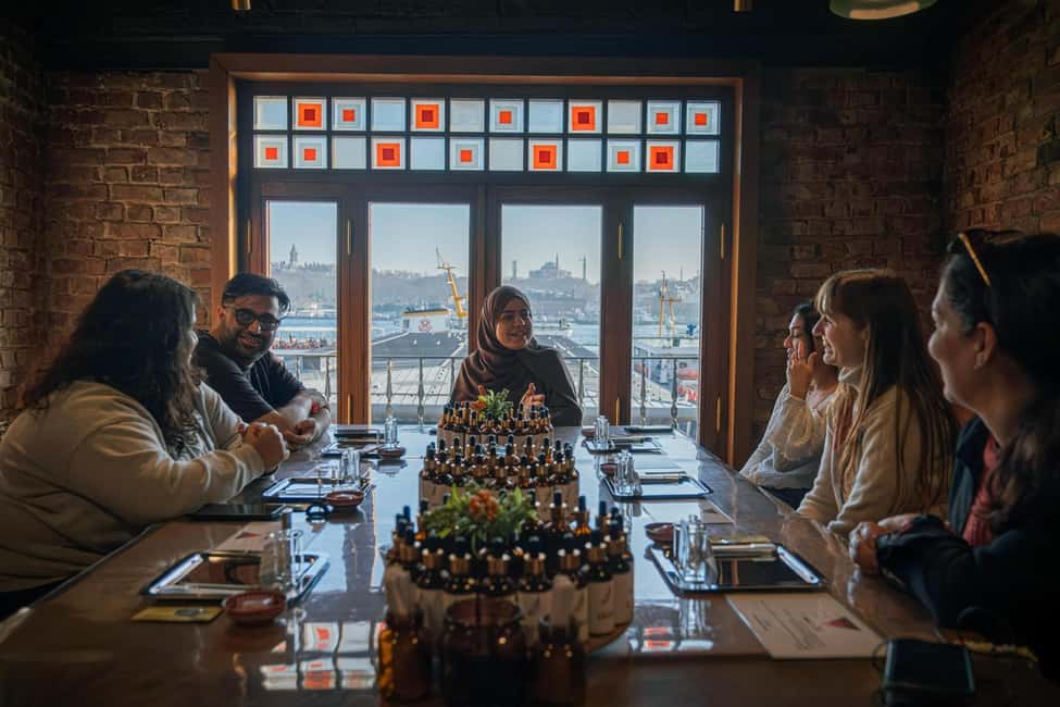 Immagine nº 3 di Istanbul: Laboratorio di creazione di profumi con vista sul Bosforo attività a Istanbul, caricata dal fornitore