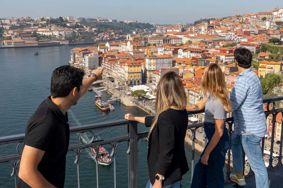 imagem n.11 de Porto: Passeio de helicóptero, excursão a pé guiada e cruzeiro pelo rio atividade em Porto, Portugal, carregada pelo fornecedor