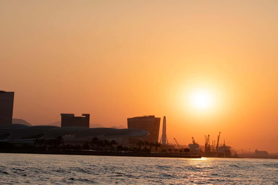 image n.3 of Glória: Sunset Speedboat Cruise with Drinks and Snacks activity in Rio de Janeiro, uploaded by supplier