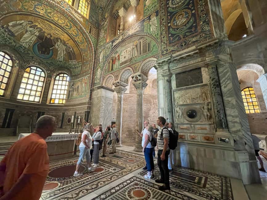 Immagine nº 1 di Ravenna: tour privato esclusivo a piedi con un esperto locale attività a Ravenna, caricata dal fornitore