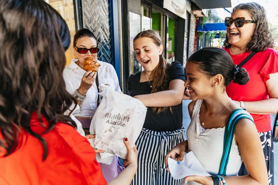image n.2 of Paris: Hidden Gems of Montmartre with Local Guide activity in Paris, uploaded by supplier