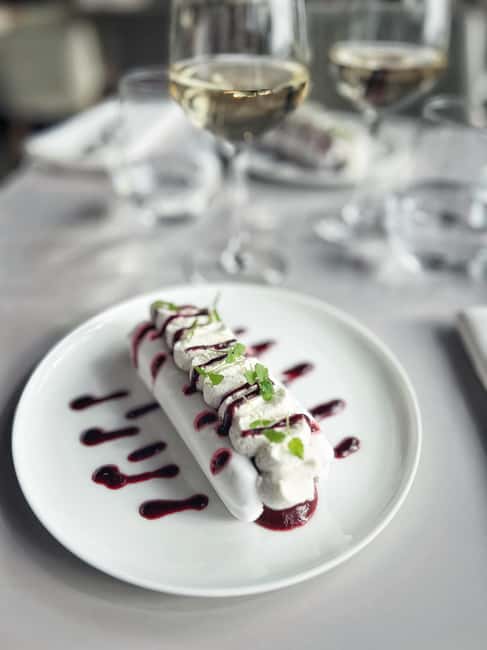 image n.30 of Paris: Elegant Dinner with Drinks in the Eiffel Tower activity in Paris, uploaded by supplier