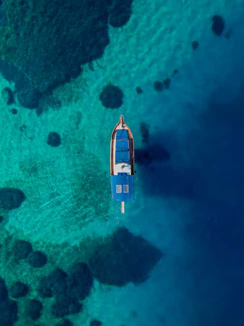 imagen n.º 13 de Skiathos: Crucero tradicional en barco con paradas para nadar y almuerzo actividad en Ciudad de Skiathos, subida por el proveedor