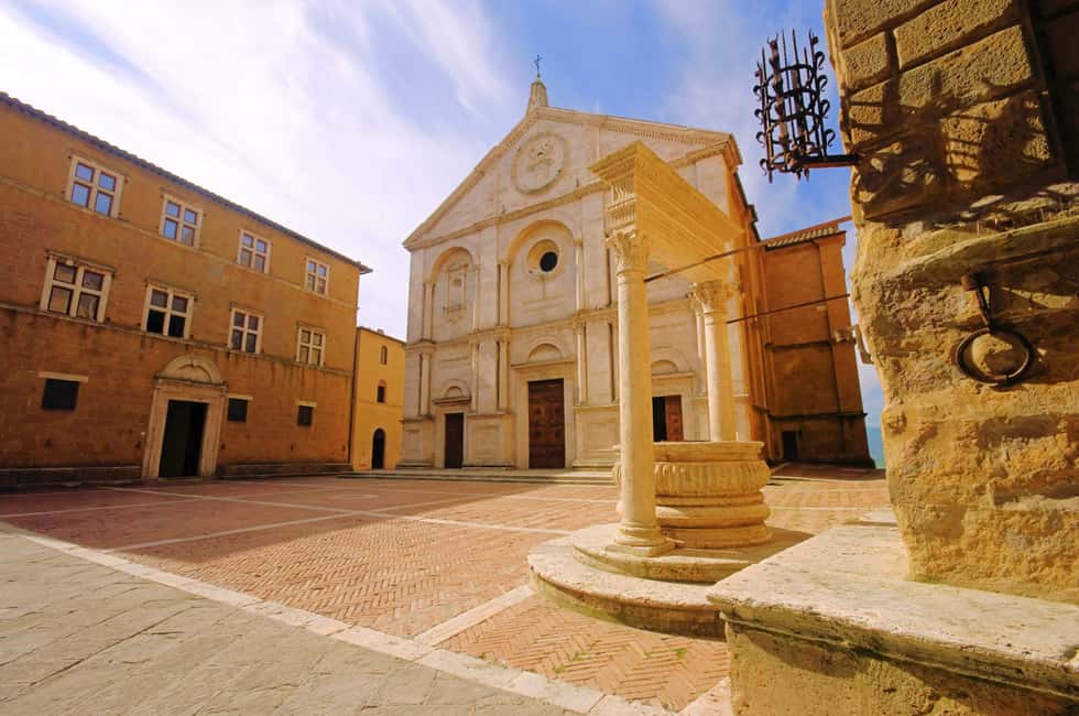 Immagine nº 5 di Firenze: Monteriggioni e Val d'Orcia Degustazione di vini opzionale attività a Monteriggioni, caricata dal fornitore