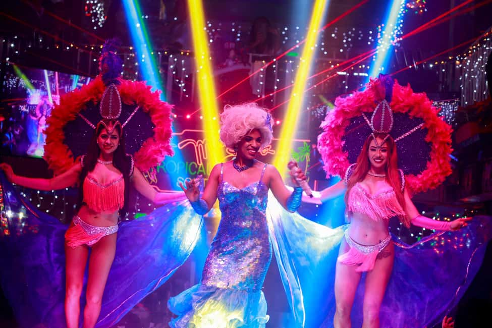 image n.6 of Miami: Mango's Tropical Cafe Dinner & Show activity in Miami, uploaded by supplier