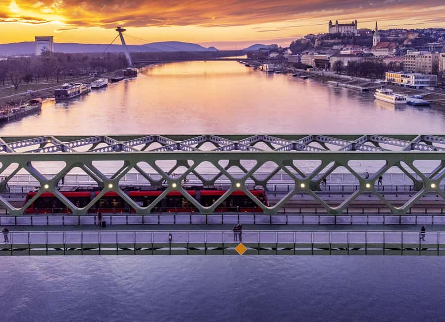 Bild Nr. 8 von Bratislava: Panorama-Kreuzfahrt mit unbegrenztem Prosecco Aktivität in Bratislava, hochgeladen vom Anbieter