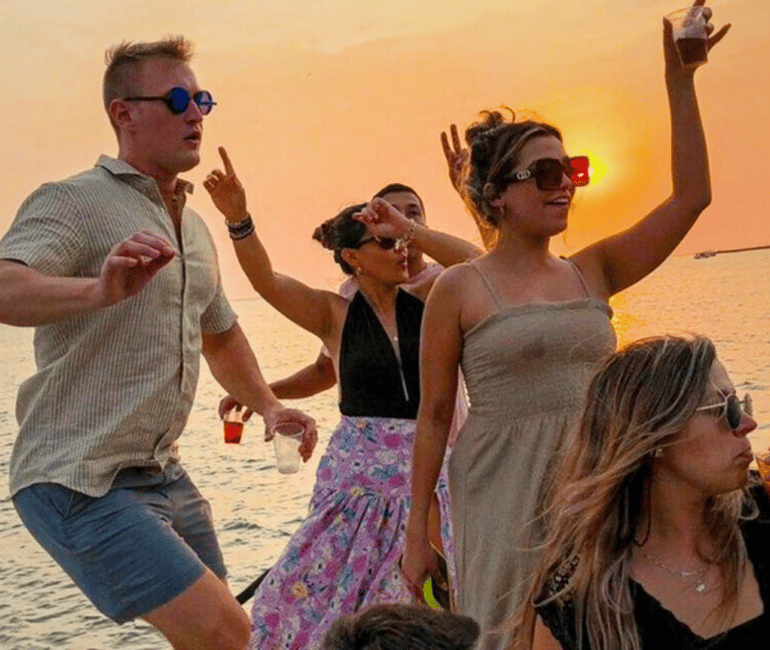 image n.4 of Cartagena de Indias: Sunset Cruise Open Bar with Dance Show activity in Cartagena, uploaded by supplier