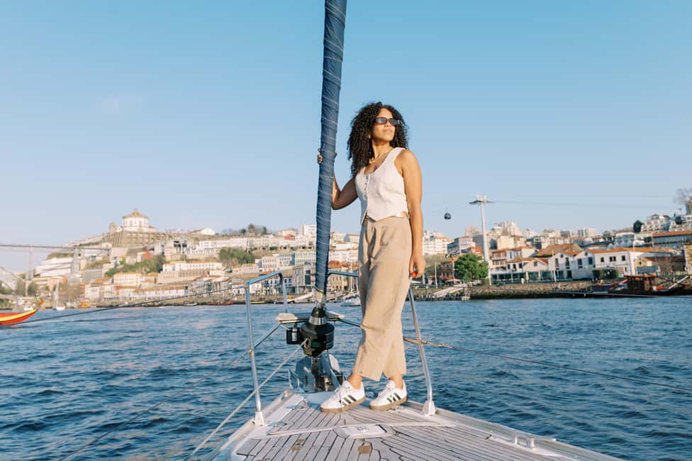 imagem n.3 de Porto: Cruzeiro de charme em veleiro com vinho do Porto, opção de pôr do sol atividade em São Pedro da Afurada, carregada pelo fornecedor