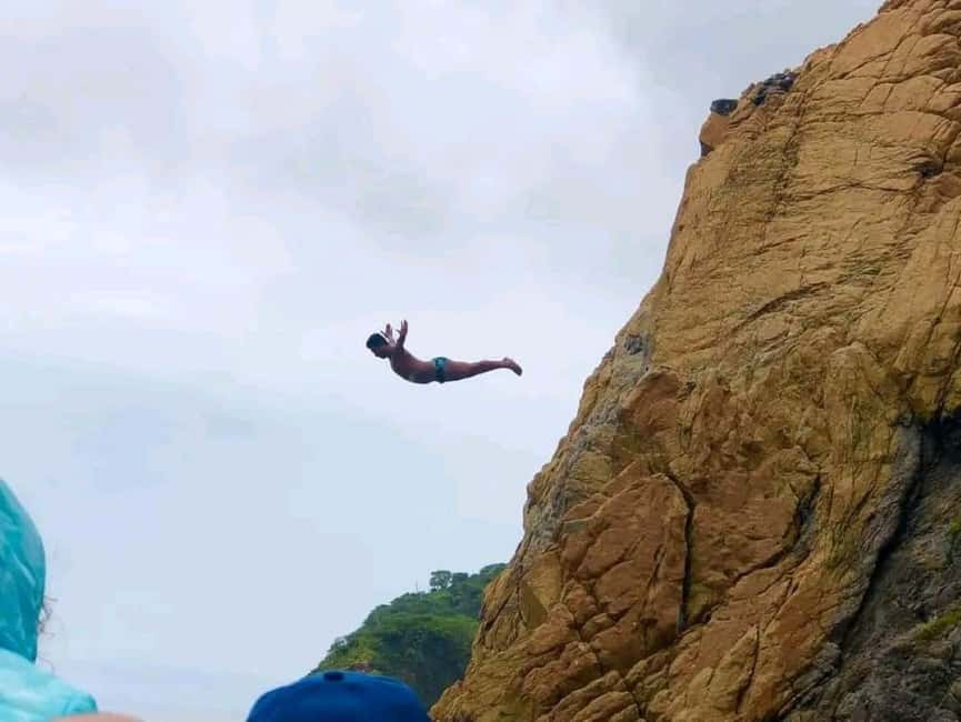 image n.7 of Acapulco: Express Cliff Diving Show Tour activity in Acapulco, uploaded by supplier