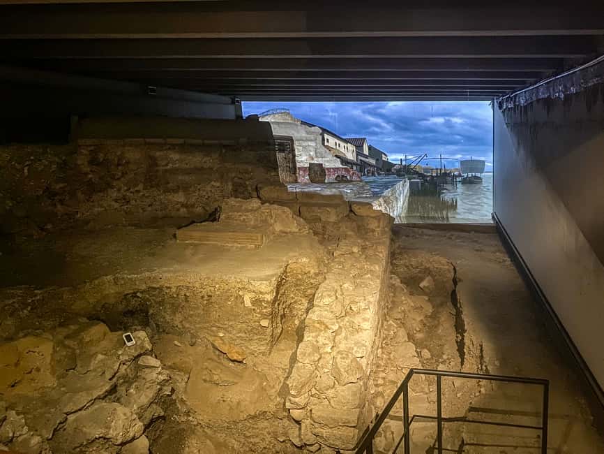afbeelding n.16 van Parijs: Wandeltour Île de la Cité en Notre Dame met Crypte activiteit in Parijs, geüpload door aanbieder