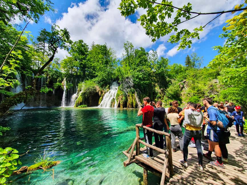 afbeelding n.7 van Vanuit Zagreb: Dagtrip Plitvice & Rastoke met gids en ticket activiteit in Slunj, geüpload door aanbieder