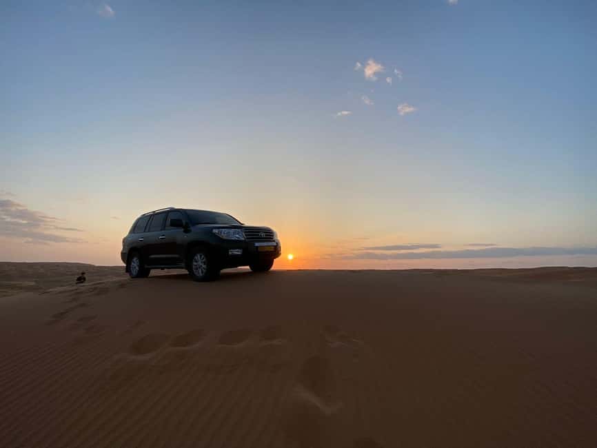 Immagine nº 4 di Da Muscat: Tramonto sulle sabbie di Wahiba con cena nel campo deserto attività a Regione al-Sharqiyya, caricata dal fornitore