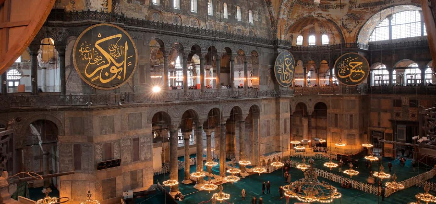 Image N°3 de Istanbul : Mosquée et musée Sainte-Sophie Coupe-file activité à Istanbul, publiée par le prestataire