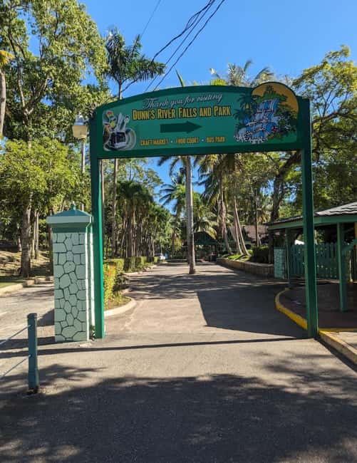 imagem n.15 de De Montego Bay: Bob Marley 9 milhas e passeio pelas cataratas do rio Dunns atividade em Ocho Rios, carregada pelo fornecedor