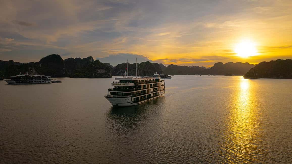 image n.10 of From Hanoi: 2-Day Cruise Trip with Private Balcony & Bathtub activity in Ha Long, uploaded by supplier