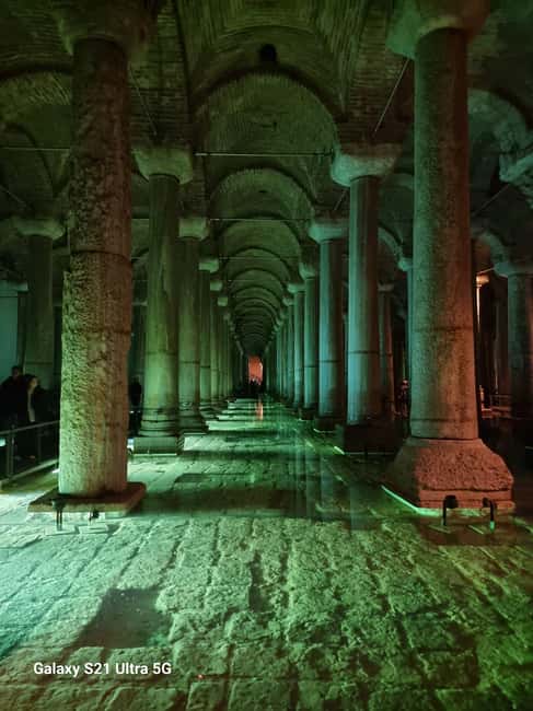 Image N°3 de Istanbul : visite de Sainte-Sophie, de la Mosquée bleue, de la citerne et du bazar activité à Istanbul, publiée par le prestataire
