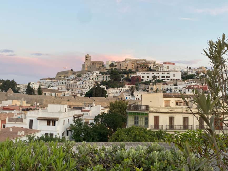 Image N°1 de Ibiza : Visite pied à pied de Dalt Vila avec atelier de Sangría activité à Ibiza (ville), publiée par le prestataire