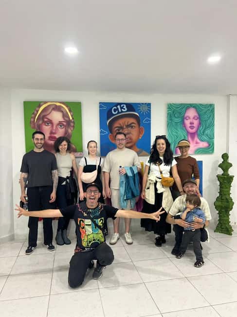 imagem n.5 de Medellín: Tour de grafite na Comuna 13 com guia local e lanches atividade em Medellín, carregada pelo fornecedor