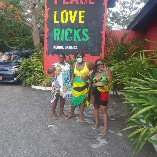 imagem n.8 de De Montego Bay: viagem de um dia a Negril e pôr do sol no Rick's Café atividade em Negril, carregada pelo fornecedor