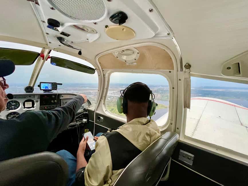 Image N°7 de Vol en avion au-dessus de Riga ou de la Lettonie activité à Riga, publiée par le prestataire