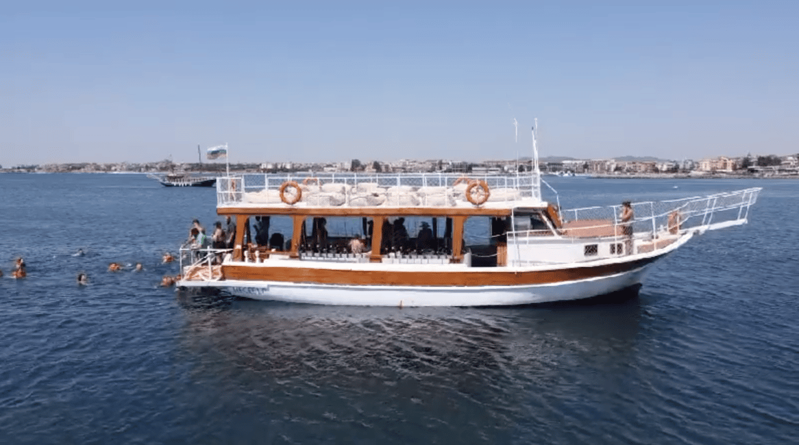 imagen n.º 1 de Desde Obzor: tour en barco de 4 horas con barbacoa y tiempo libre en Nessebar actividad en Nesebar, subida por el proveedor