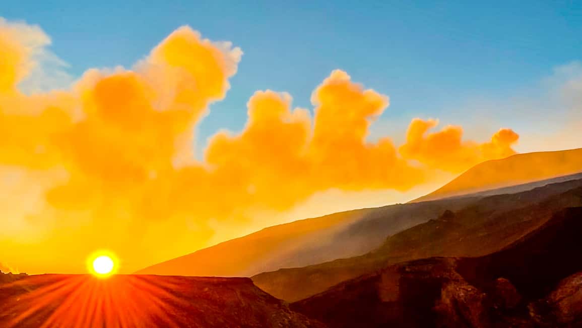 afbeelding n.9 van De Etna: Trek naar 3000m met kabelbaan en jeep activiteit in Catania, geüpload door aanbieder
